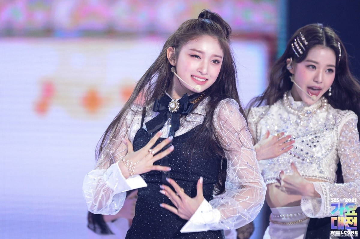 Nu ca si cao 1,73 m bi chi trich bat tai-Hinh-8