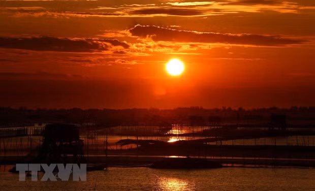 Du lich Co do Hue vao mua Thu cung nhung trai nghiem moi la