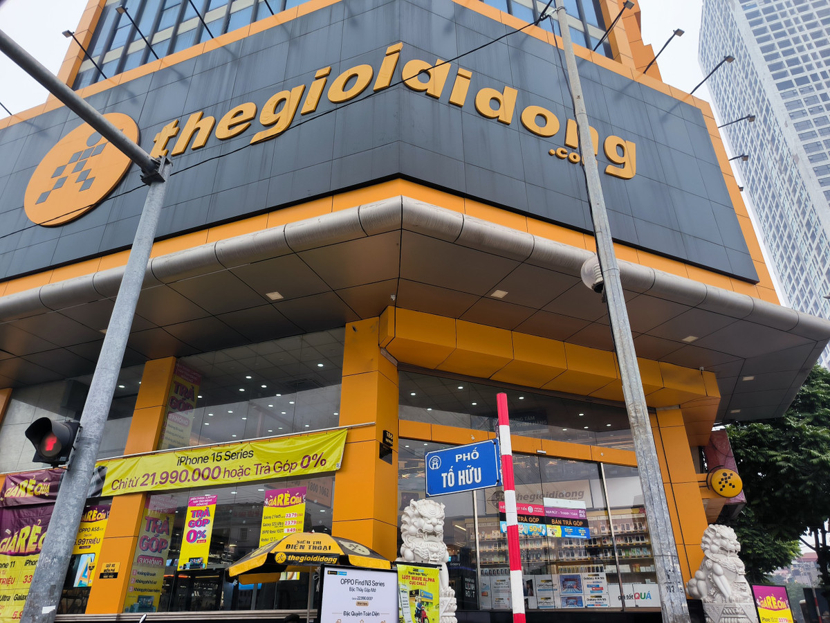 Cân nhắc đóng thêm 200 cửa hàng, Thế giới di động đang làm ăn sao? Can nhac dong them 200 cua hang, The gioi di dong dang lam an sao?