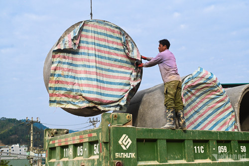 Tra Linh truoc ngay cong bo nang cap len cua khau quoc te-Hinh-7