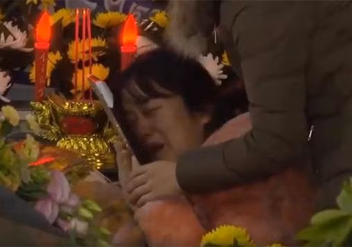 Cuu em trai khoi bien lua, chi gai lam dieu cam dong