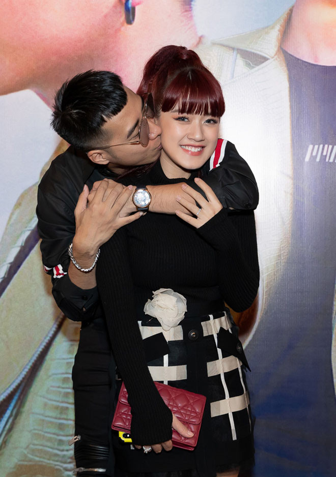 Only C bi vo hot girl cam “gan gai la” sau ket hon