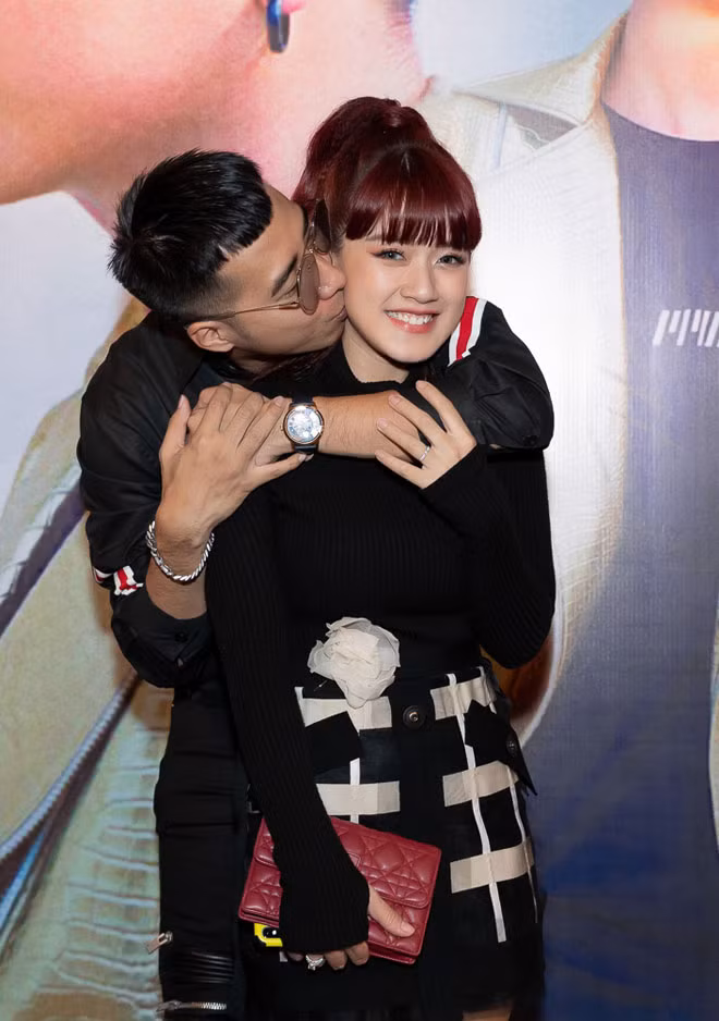 Only C bi vo hot girl cam “gan gai la” sau ket hon