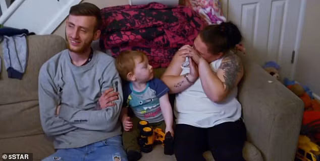 Cuối cùng, khi kết thúc chương trình, Alex đã gửi tặng gia đình Anthony và Jen một chiếc giường. Thậm chí còn giúp đỡ Anthony lắp ráp nó.