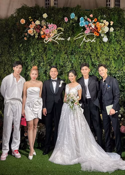 Tối qua (ngày 10/10), Khả Như có mặt trong đám cưới của Liêu Hà Trinh. Ảnh: FBNV