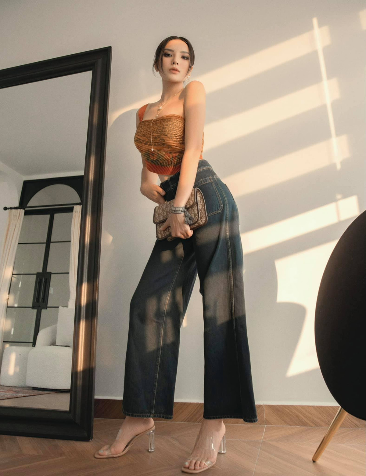 Góc nhà đẹp, nơi ra đời những bức hình như chụp cho lookbook.