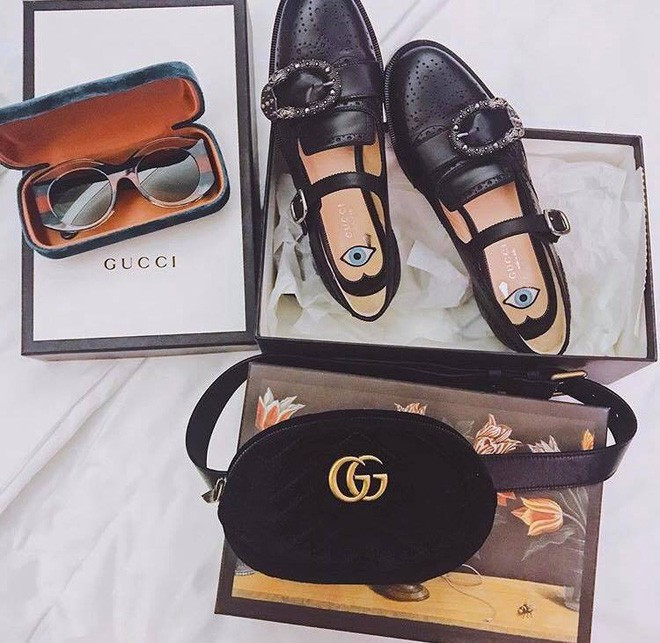 Người đẹp sinh năm 1996 khiến fan ngưỡng mộ khi sở hữu loạt đồ hiệu từ các hãng thời trang, thương hiệu nổi tiếng thế giới như: Gucci, Chanel...