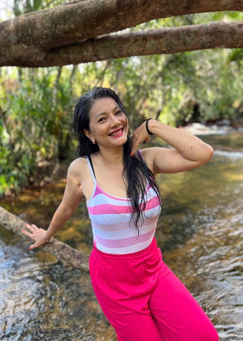 Nữ diễn viên phim "Mùa len trâu" chia sẻ: “Nếu tôi có thêm một người đàn ông nữa chắc sẽ lập kỷ lục nhưng giờ tôi không muốn. Dù rằng khó nói trước điều gì nhưng với tôi hiện tại như thế này là hạnh phúc”.