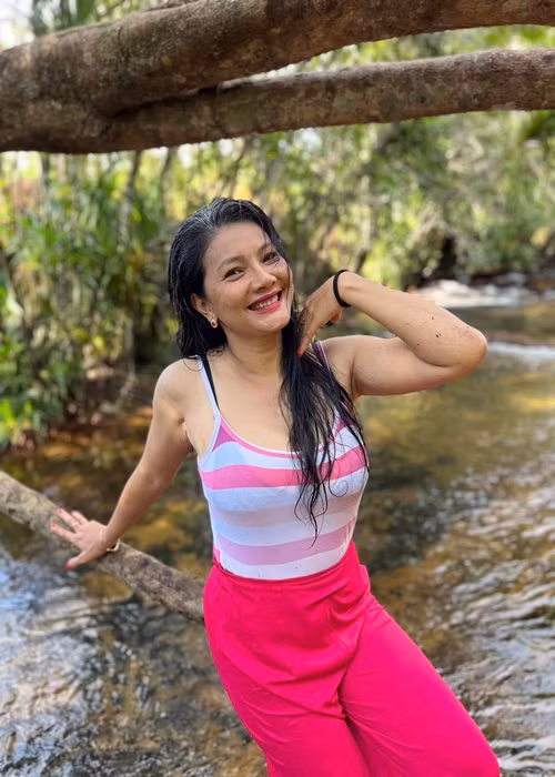 Nữ diễn viên phim "Mùa len trâu" chia sẻ: “Nếu tôi có thêm một người đàn ông nữa chắc sẽ lập kỷ lục nhưng giờ tôi không muốn. Dù rằng khó nói trước điều gì nhưng với tôi hiện tại như thế này là hạnh phúc”.