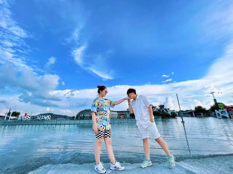 Ngoài làm giám đốc công ty du lịch, Thiện Nhân đang kinh doanh thời trang.