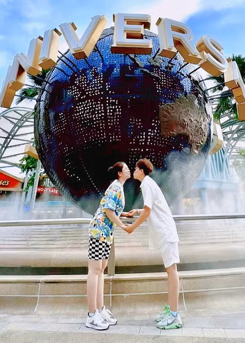 Việc Thiện Nhân tạm ngưng ca hát để kinh doanh khiến nhiều fan tiếc nuối.