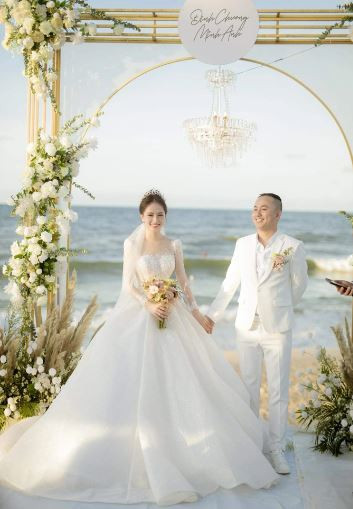 Dam cuoi nhu mo cua chang Viet kieu va hot girl xu Hue-Hinh-2