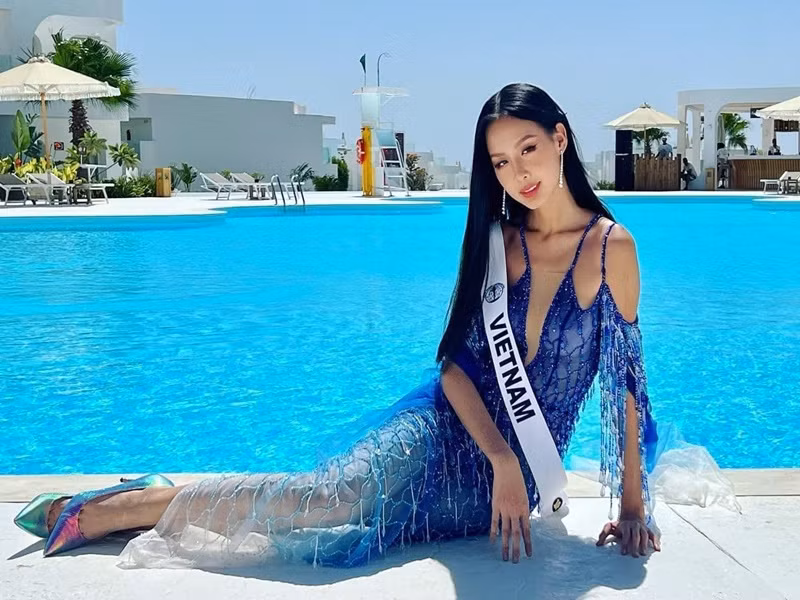 Bảo Ngọc chia sẻ, cô chuẩn bị 17 bộ trang phục để tham gia cuộc thi nhan sắc quốc tế. Ảnh: FBNV