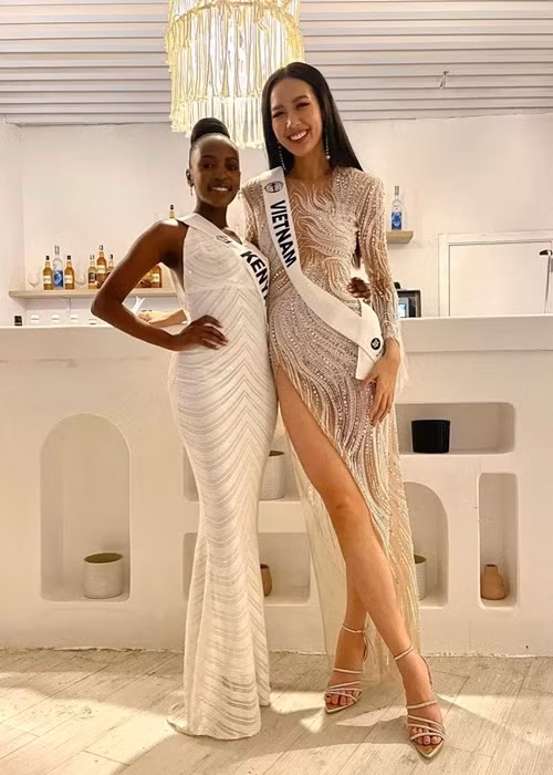 Bảo Ngọc "lấn át" nhiều thí sinh nhờ chiều cao 1m85. Ảnh: FBNV