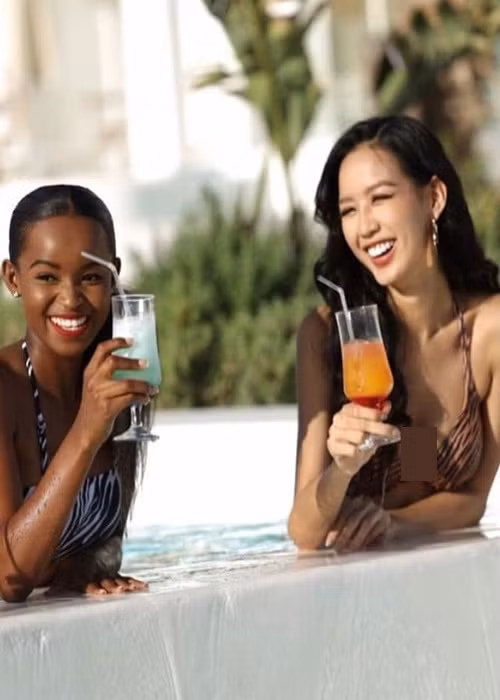 Trang chủ cuộc thi đăng tải không ít hình ảnh Bảo Ngọc diện bikini trong hồ bơi. Ảnh: Miss Intercontinental