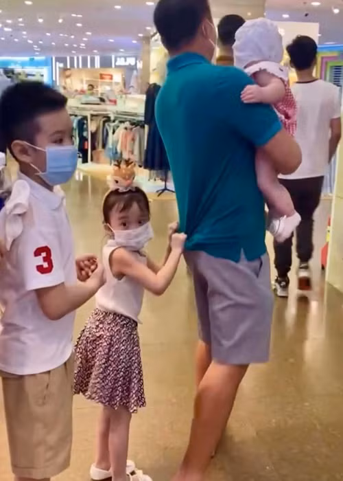 Doanh nhân Lê Thiện và Vy Oanh có 3 con chung: 2 gái, 1 trai.