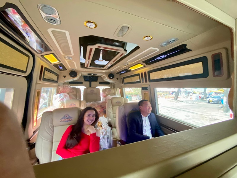 Rảnh rỗi, Vy Oanh được chồng đi xem phim, ăn uống hay đi du lịch.