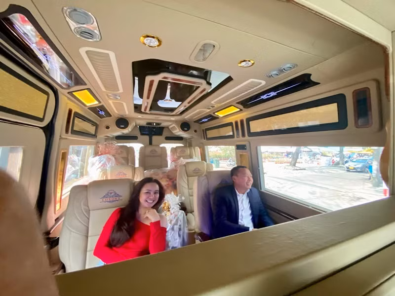 Rảnh rỗi, Vy Oanh được chồng đi xem phim, ăn uống hay đi du lịch.