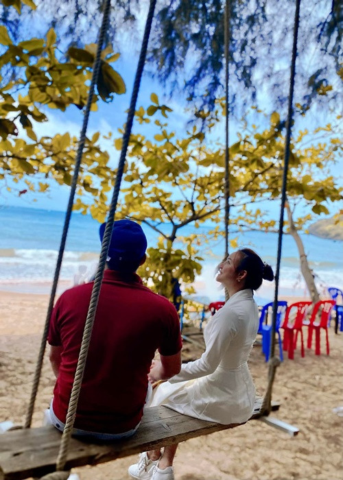 Nữ ca sĩ hạn chế hoạt động nghệ thuật để dành nhiều thời gian cho chồng con.