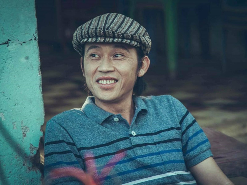 Ông Duy nói thêm: “Chúng tôi cũng có phần lo lắng sau những tranh cãi xảy ra, một số khán giả có thể sẽ không hứng thú xem các tác phẩm của Hoài Linh nữa. Tuy nhiên, chúng tôi nghĩ rằng tiết mục mà Hoài Linh mang đến lần này rất tâm huyết. Nghệ sĩ đã dàn dựng một tiểu phẩm mới dài 45 phút. Anh ấy cũng có phong độ biểu diễn cao". Ảnh: FBNV