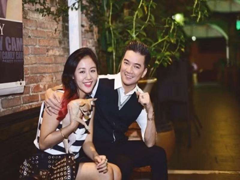 Khi cùng một dự án cách đây nhiều năm, Đàm Vĩnh Hưng và Văn Mai Hương vào vai cha con. Từ lần hợp tác ăn ý đó, Mr Đàm đã nhận Văn Mai Hương làm con nuôi. Ảnh: Tiền Phong