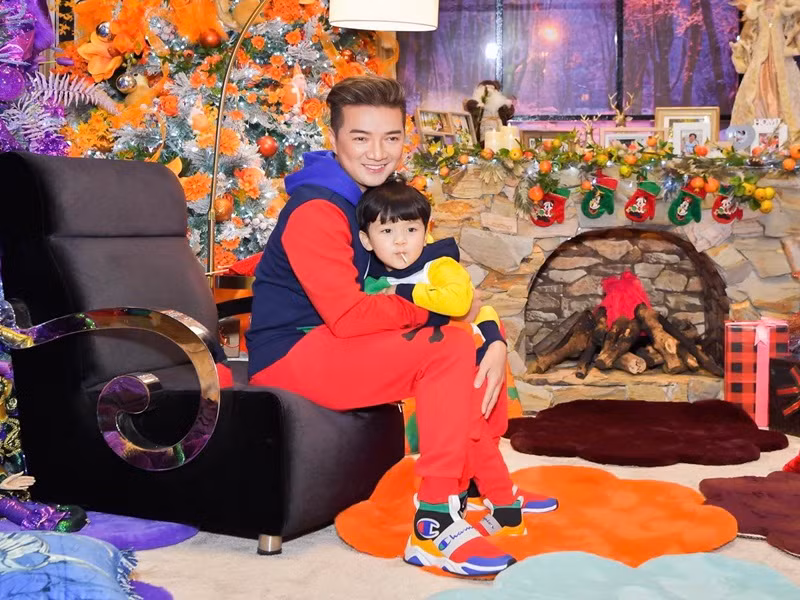  Đàm Vĩnh Hưng có con trai ruột cách đây 3 năm. Nam ca sĩ chỉ vừa công khai thông tin này. Ảnh: FBNV