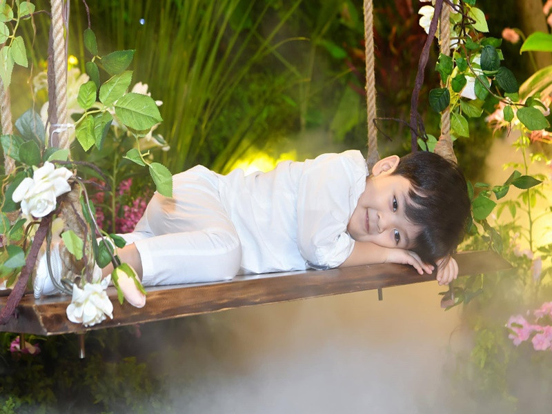 Nhiều người thắc mắc danh tính mẹ bé Polo. Theo Arttimes, Đàm Vĩnh Hưng chia sẻ hài hước về mẹ con trai: "Cuối cùng cũng không ai biết mẹ Polo là ai cả. Mẹ con trai tôi chính là tôi, tôi đẻ rồi tôi nuôi luôn (cười)".