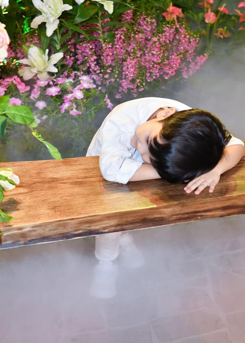 Nhóc tì nhà Đàm Vĩnh Hưng có nhiều biểu cảm đáng yêu.