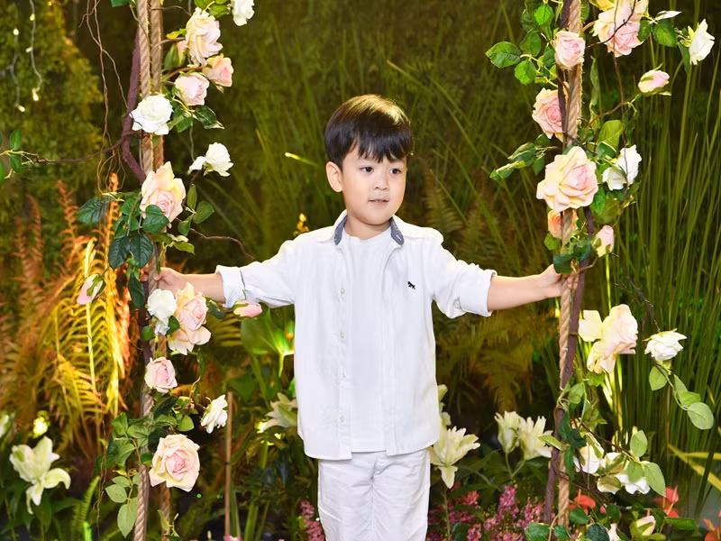 Là con trai của "ông hoàng nhạc Việt", bé Polo ăn mặc sành điệu ngay từ khi còn nhỏ.