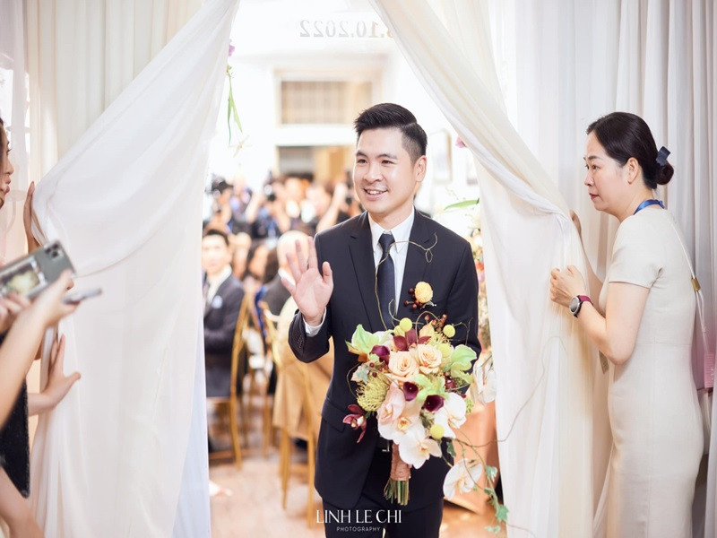 Thiếu gia Đỗ Vinh Quang rạng rỡ trong ngày trọng đại.