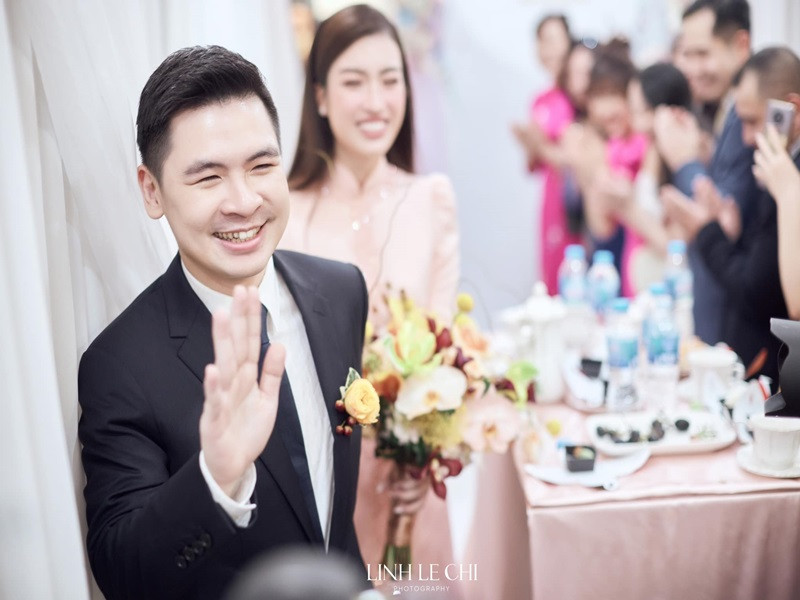 Cách đây ít giờ, Đỗ Quang Vinh - anh trai Đỗ Vinh Quang gửi lời chúc mừng đến em trai vì đã tìm được người vợ hiền dâu thảo.