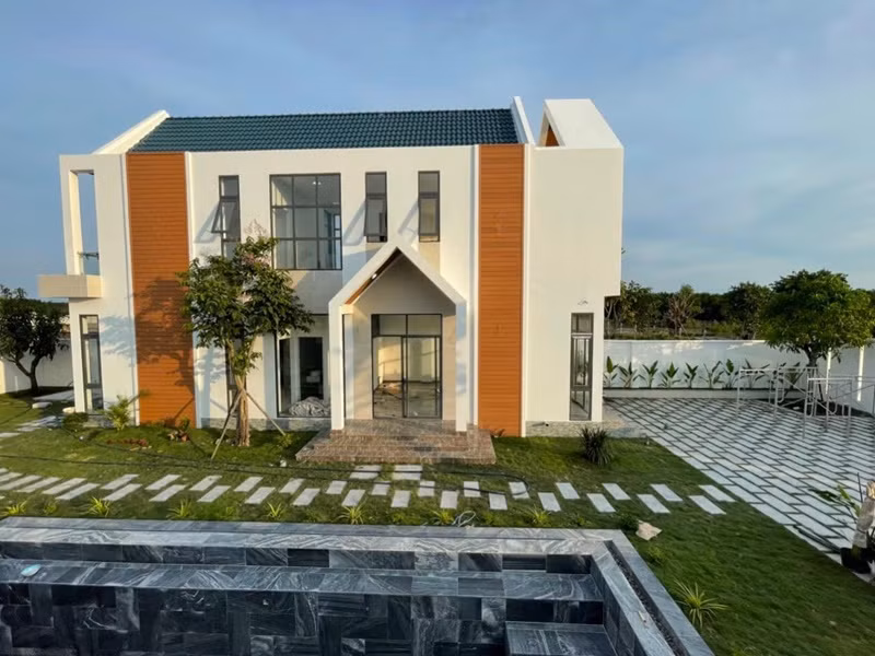 Lê Giang có một căn biệt thự biển 600 m2 trị giá gần 10 tỷ đồng ở Vũng Tàu. Ảnh: FBNV