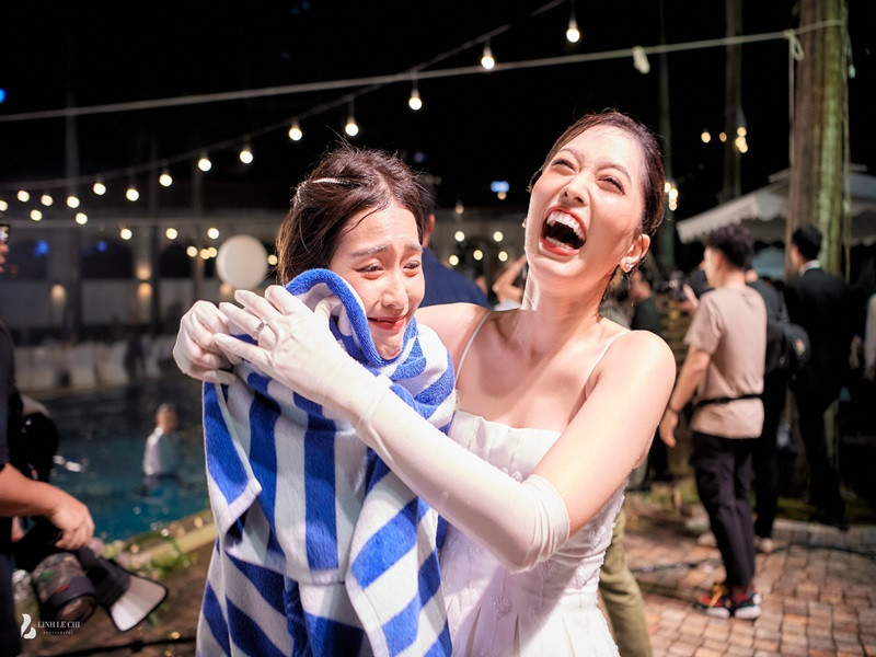 Tuệ Nhi của "11 tháng 5 ngày" viết: "Cô dâu cứu vớt qua cơn rét run lập cập". Ảnh: Lê Chí Linh