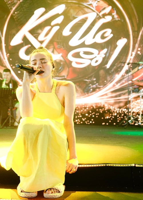 Nếu hủy gần 10 show tại Mỹ, Hồ Ngọc Hà có thể chịu thiệt hại không nhỏ, lên đến hàng tỷ đồng. Ảnh: FBNV