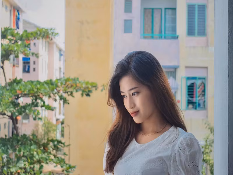 Nàng á hậu ít son phấn ở đời thường. Ảnh: FBNV