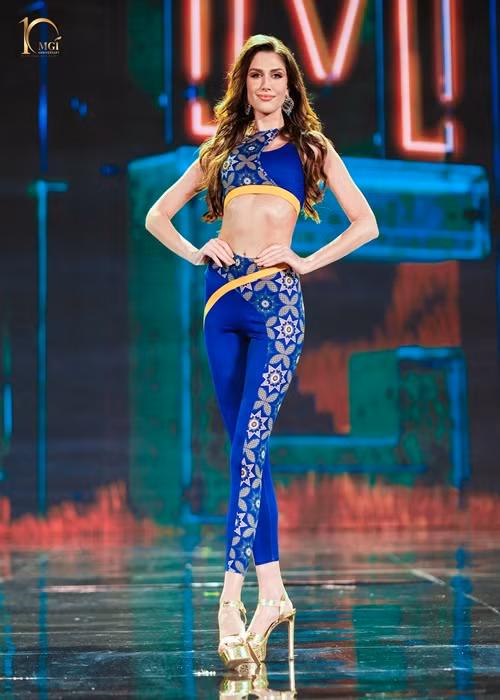 Cô mang trong mình hai dòng máu Brazil và Italy.