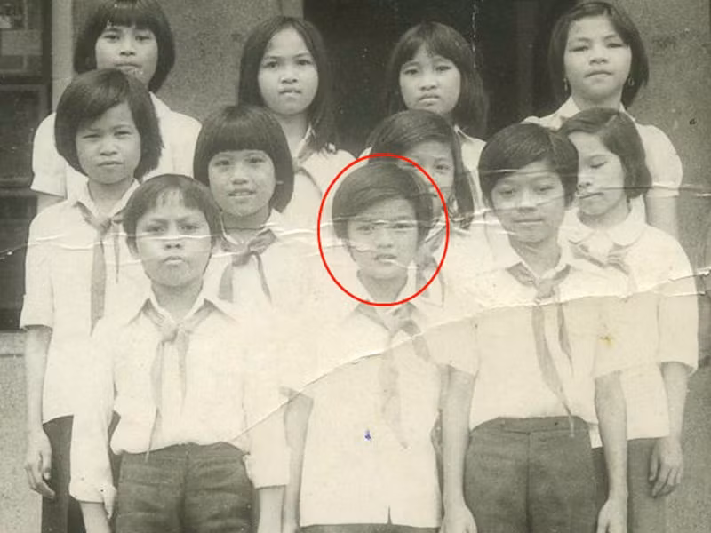 Nam ca sĩ khoe ảnh ngày còn đi học. Ảnh: Dân sinh