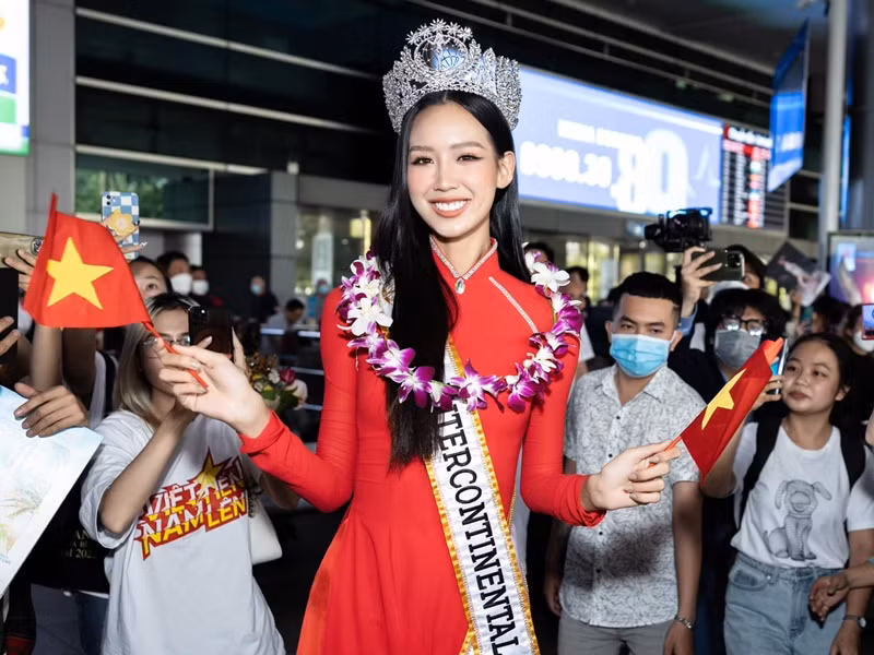 Cuoc song cua Hoa hau Lien luc dia Bao Ngoc truoc khi noi tieng