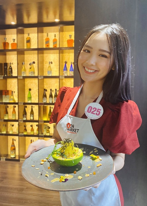 Trong mắt bố mẹ, Hoa hậu Bảo Ngọc thẳng thắn, quyết đoán, có tính tự lập. Ảnh: FBNV