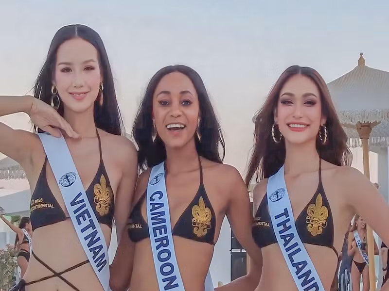 Bảo Ngọc tự tin đọ dáng cùng đại diện Thái Lan và Cameroon.