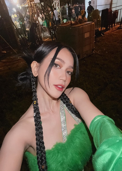 Trong cuộc phỏng vấn với Yan vào tháng 4/2021, lần hiếm hoi Sĩ Thanh chia sẻ về Huỳnh Phương sau khi chia tay. Theo nữ diễn viên, cô và tình cũ không tương tác hay hỏi thăm nhau. “Tôi có quan điểm như thế này người yêu cũ sẽ không phải là bạn. Đã là người yêu cũ thì đối với tôi là người dưng”, Sĩ Thanh nói thêm. Ảnh: FBNV