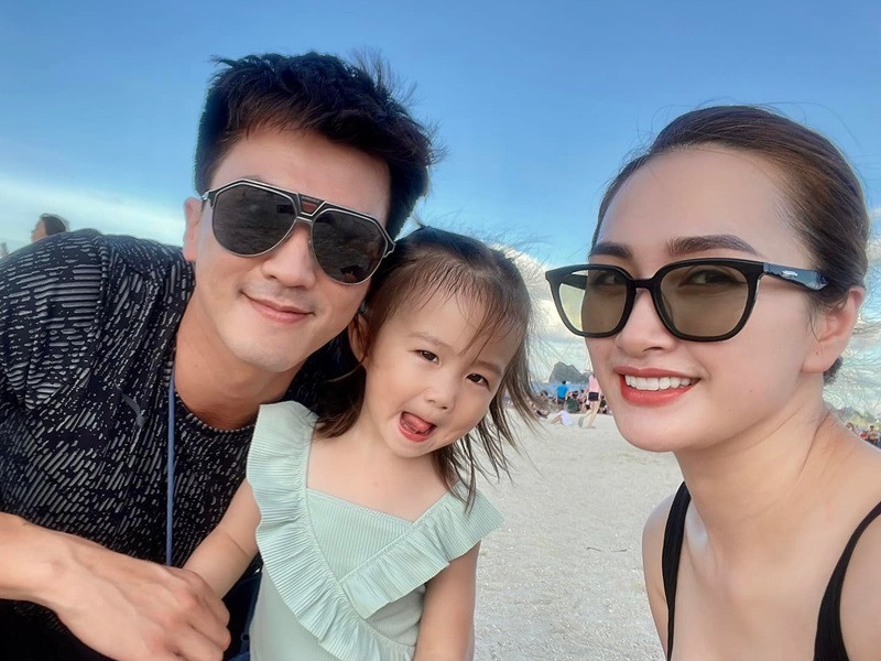 Hà Việt Dũng và bà xã Hà Nhung có một cô con gái chung tên Luna. Cô nhóc chào đời vào tháng 9/2019.