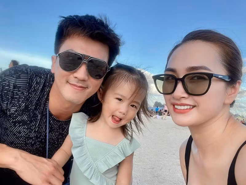 Hà Việt Dũng và bà xã Hà Nhung có một cô con gái chung tên Luna. Cô nhóc chào đời vào tháng 9/2019.