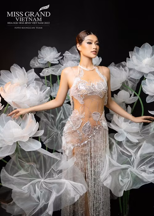Thiên Ân sinh năm 2000, đến từ Long An. Cô đang là sinh viên Đại học Công nghiệp TP.HCM. Trước Miss Grand Vietnam 2022, Thiên Ân chưa từng tham gia cuộc thi nhan sắc lớn nào. Ảnh: Miss Grand Vietnam
