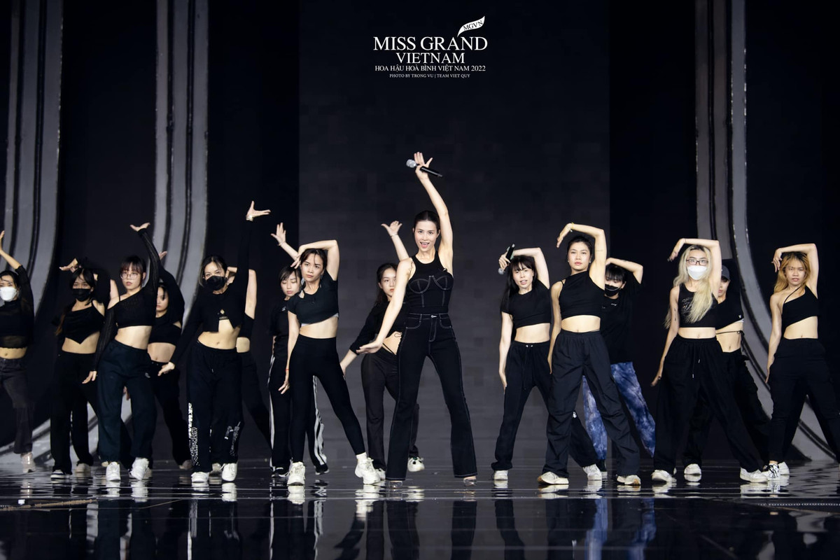 Doan Thien An dang quang Hoa hau Hoa binh Viet Nam 2022-Hinh-37