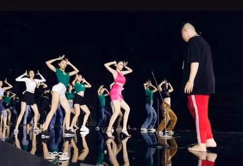 Doan Thien An dang quang Hoa hau Hoa binh Viet Nam 2022-Hinh-35