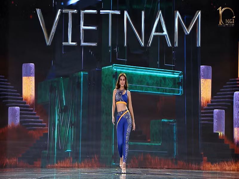 Phần trình diễn trong bán kết cuộc thi của Thiên Ân được các chuyên trang sắc đẹp đánh giá cao. Ảnh: Sen Vàng