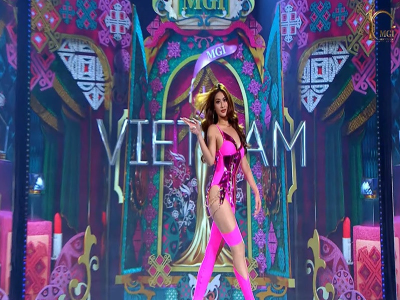 Đại diện Việt Nam tự tin trình diễn trang phục thể thao. Ảnh: Vietnamnet