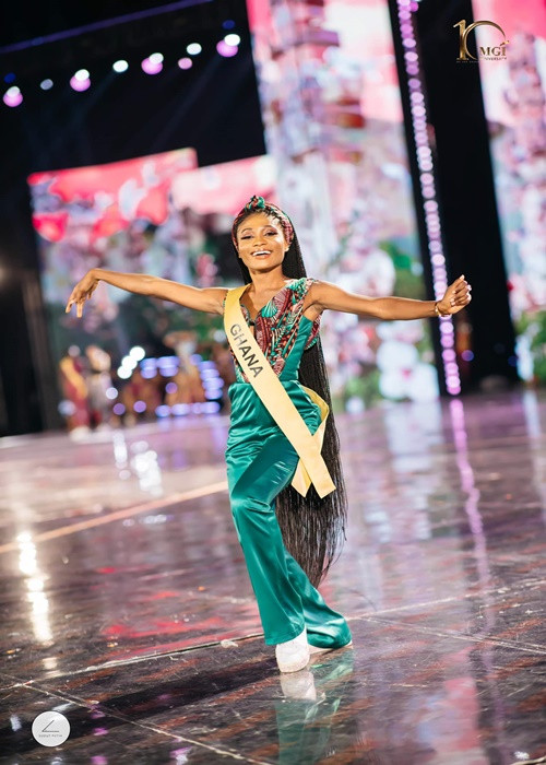 Vừa qua, các thí sinh Hoa hậu Hòa bình Quốc tế đã tập dượt kỹ càng cho đêm thi National Costume. Ảnh: Miss Grand International