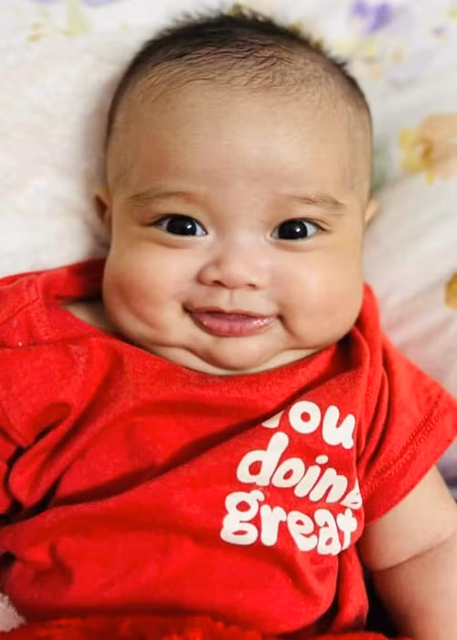 Trước đó, Lê Dương Bảo Lâm "xin vía" cho quý tử đẹp trai giống Song Luân, giọng cười "có tiết tấu" như Kiều Minh Tuấn, giàu có như Lý Nhã Kỳ.